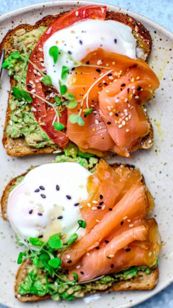 smoked salmon and poached eggs on toast